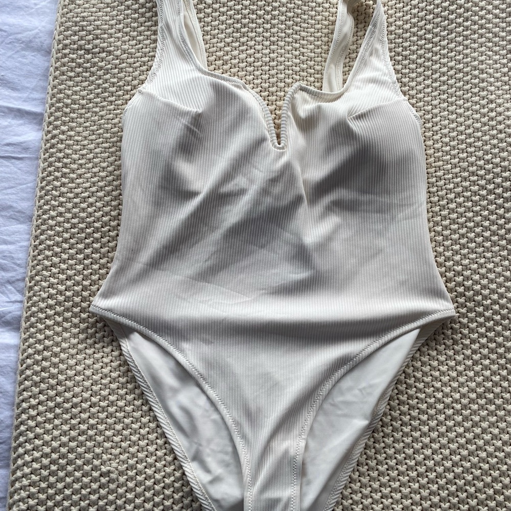 BRAND NEW H&M bathing suit